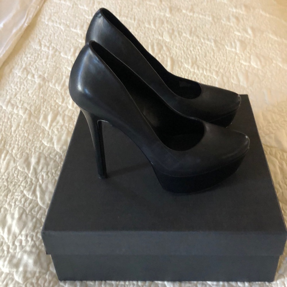 Jessica Simpson high heels
